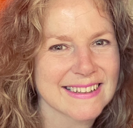 Paloma - Pin 700665- specialises in tarot, psychic, clairvoyant readings