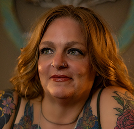 Dee - Pin 700643- specialises in tarot, psychic, clairvoyant, medium, spirit-coach readings