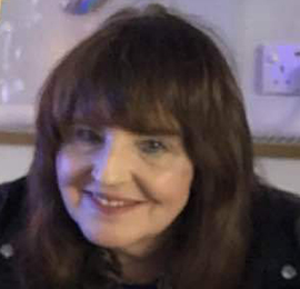 Maggie - Pin 700690- specialises in tarot, psychic, clairvoyant, spirit-coach readings
