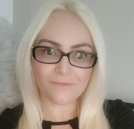 Blonde Psychic - Pin 500206- specialises in tarot, psychic, medium, spirit-coach readings