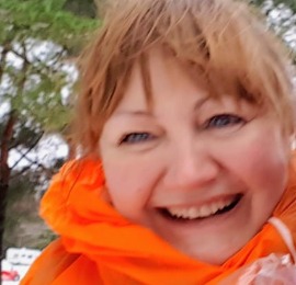 Granny Ann - Pin 700783- specialises in tarot, psychic readings