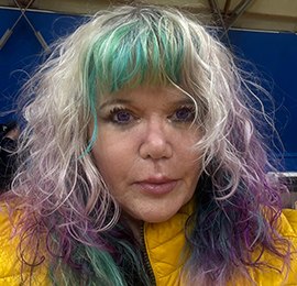 Lou - Pin 500415- specialises in tarot, psychic, clairvoyant, angel-cards readings