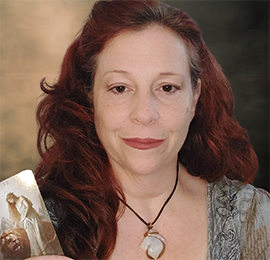 Ivy Quinn - Pin 700803- specialises in tarot, psychic, clairvoyant, spirit-coach readings