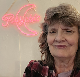 SpecialT - Pin 700810- specialises in tarot, psychic, clairvoyant, medium, angel-cards, spirit-coach, runes, astrology readings