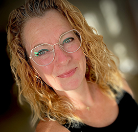 Luna - Pin 700611- specialises in tarot, psychic, clairvoyant, medium, angel-cards readings