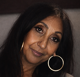 Camille - Pin 700581- specialises in tarot, psychic, clairvoyant, medium, angel-cards, spirit-coach, runes, astrology readings