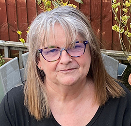 Sara - Pin 500140- specialises in tarot, psychic readings