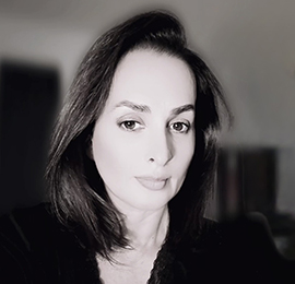 Ms Sonia - Pin 700827- specialises in tarot, psychic, clairvoyant, spirit-coach readings