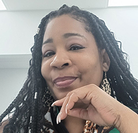 Omi - Pin 700820- specialises in tarot, psychic, clairvoyant, medium, spirit-coach, astrology readings