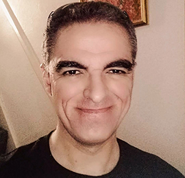 Simon - Pin 700837- specialises in tarot readings