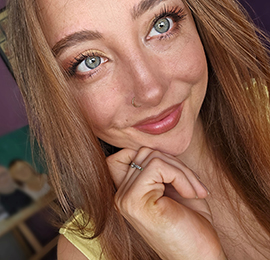 Miss Moon - Pin 700865 - specialises in tarot, psychic, medium readings