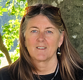 Linda Lilly - Pin 700824 - specialises in tarot, psychic, medium and astrology readings