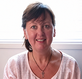 Fiona - Pin 700409 - specialises in tarot, psychic, clairvoyant, medium, angel-cards and spirit-coach readings