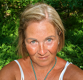Amelya - Pin 700902 - specialises in tarot, psychic and clairvoyant readings