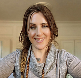 Hannah - Pin 700411 - specialises in tarot, psychic, angel-cards and spirit-coach readings