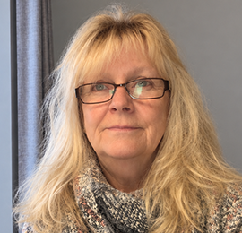 Theresa - Pin 500671 - specialises in psychic, clairvoyant, medium and angel-cards readings